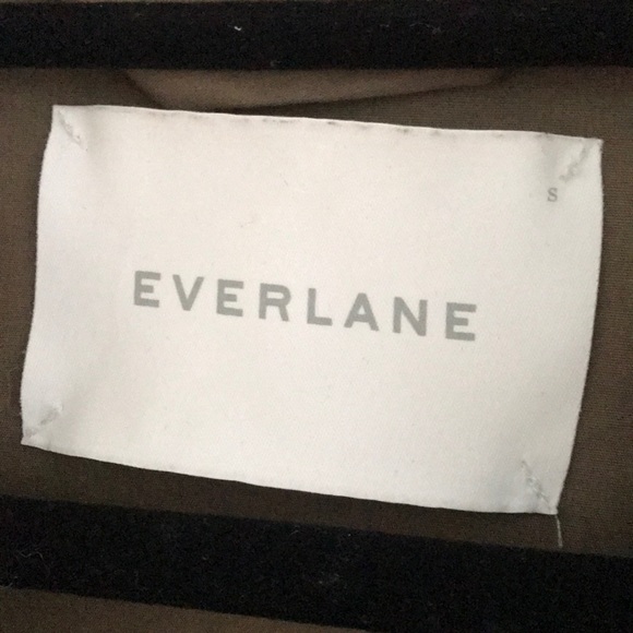 Everlane Swing Trench coat jacket in Sage green - Picture 8 of 8